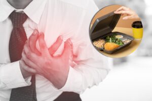 Plastic container for heart
