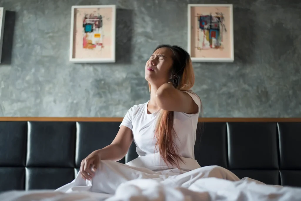 Neck pain? These everyday habits could be to blame 2 Neck pain? These everyday habits could be to blame