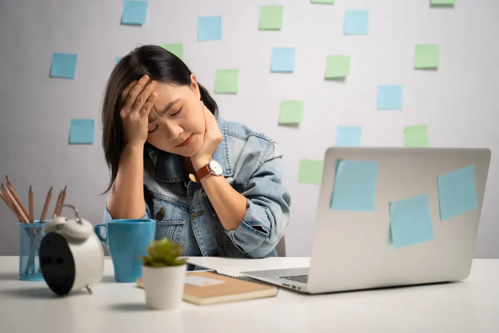 Chronic vs. acute stress: Which one affects you more? 2 Chronic vs acute stress: Which one affects you more?