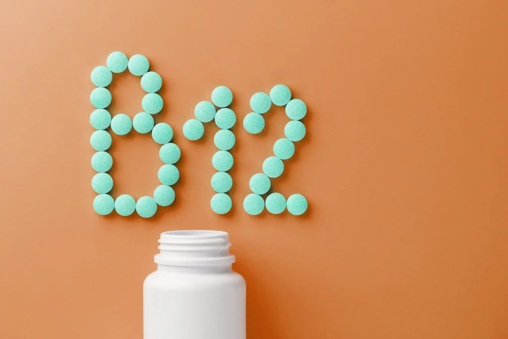 How much vitamin B12 do you need daily? 2 How much vitamin B12 do you need daily?