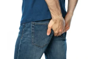 What causes anal itching? Infections and other possibilities explained