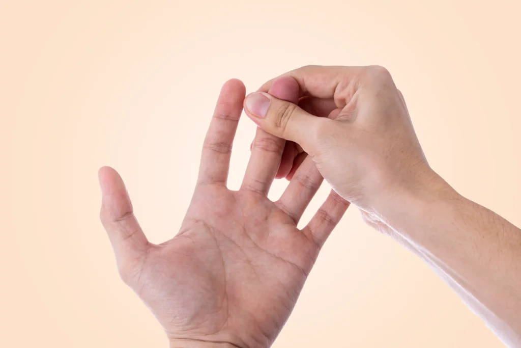 What causes finger numbness and how to treat it