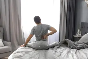 Are you hurting your back without knowing it? 10 habits to watch