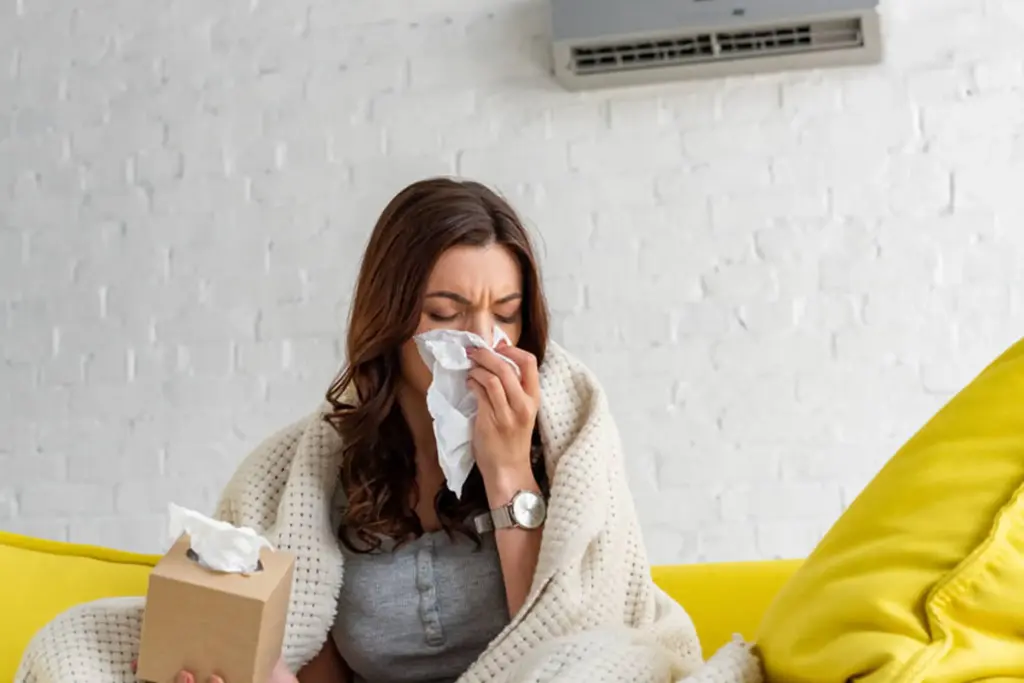 Feeling sick? How to tell if it’s a cold or a more serious flu 1 Feeling sick? How to tell if it’s a cold or a more serious flu