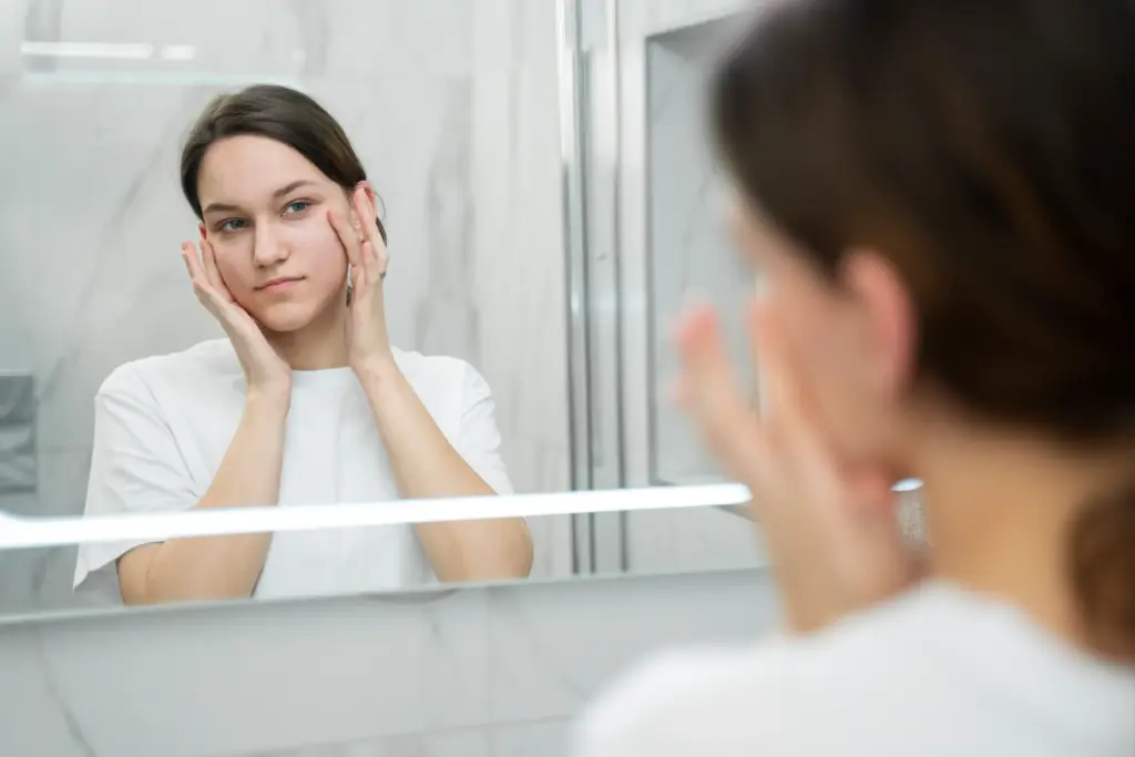 Is facial shaving safe for women? Pros and cons explained