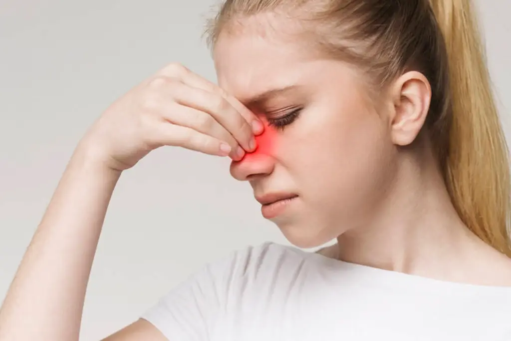 Sinus infection vs cold: How to tell the difference 2 Sinus infection vs cold: How to tell the difference