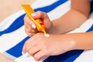 Australia widens sunscreen probe as more products fail SPF claims