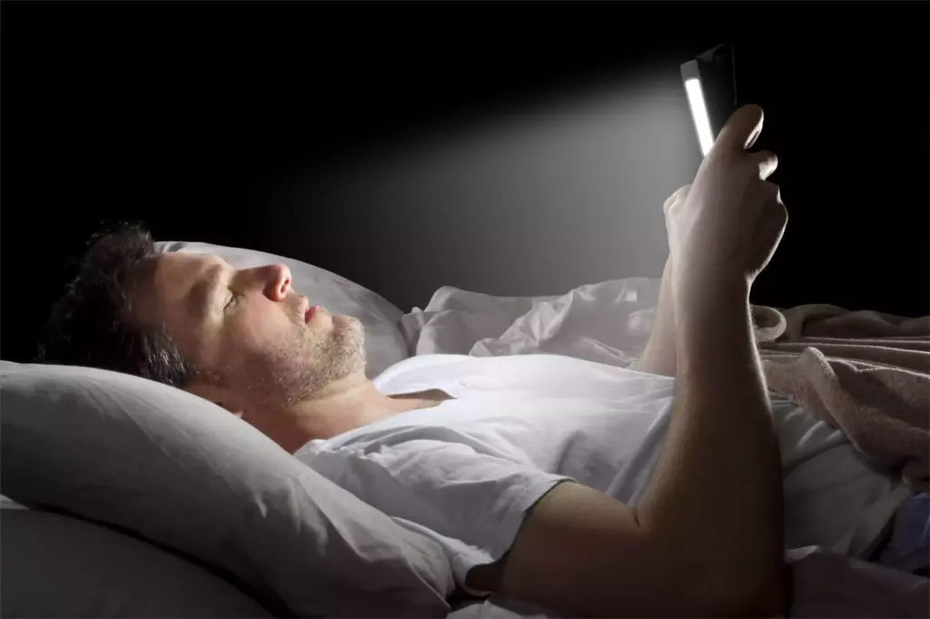 Bright lights at night tied to higher heart risks, study finds