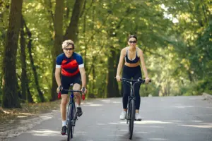 Cycling vs. running: Which exercise is better to reduce belly fat?