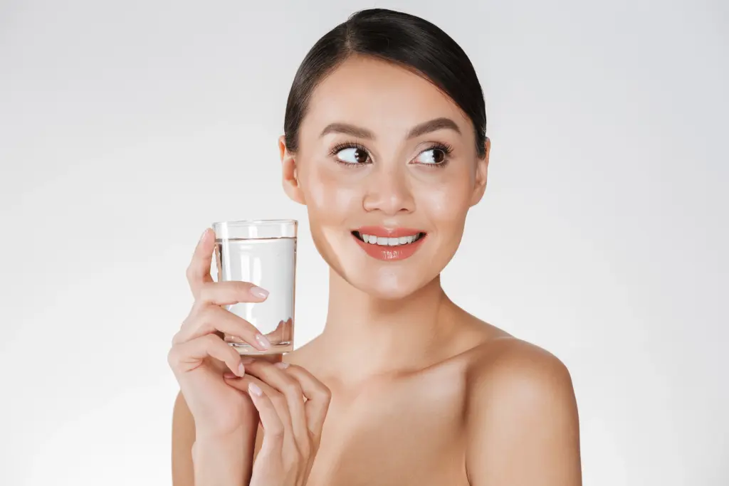 How much water should you drink for glowing skin?