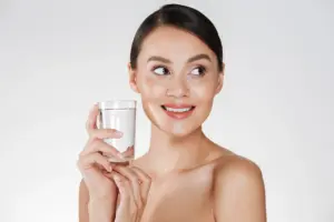 How much water should you drink for glowing skin?