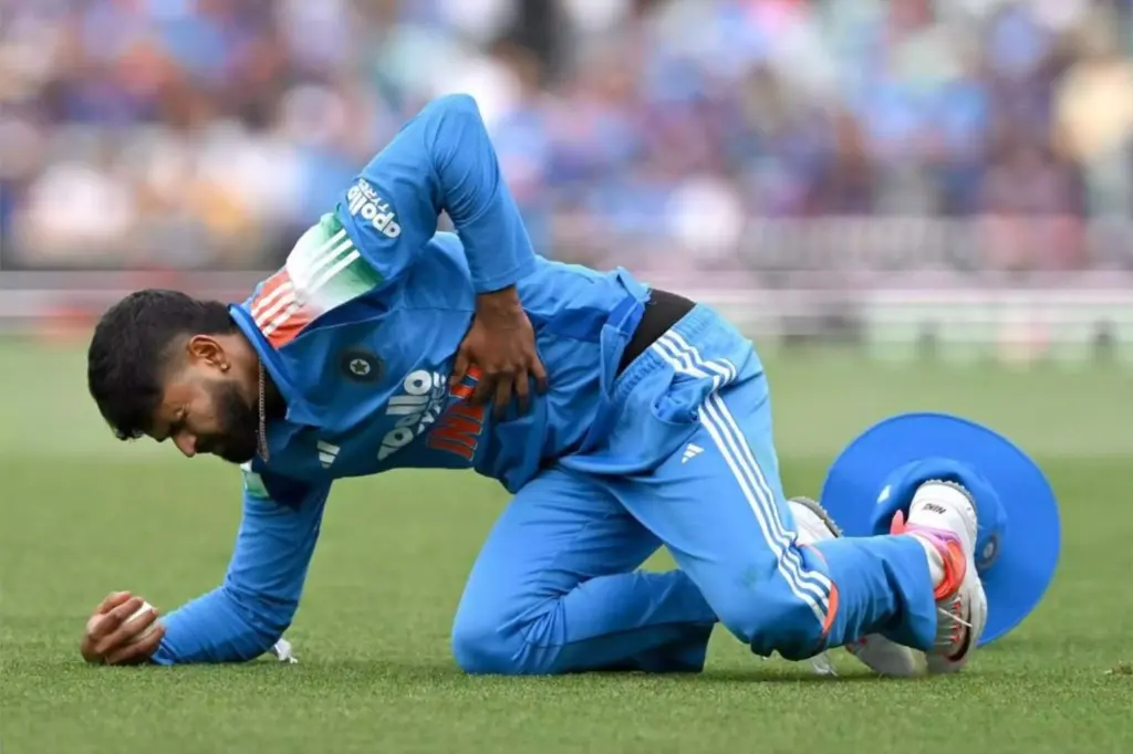 Shreyas Iyer stable after ruptured spleen; doctors watch for bleeding and chest complications 1 Shreyas Iyer stable after ruptured spleen; doctors watch for bleeding and chest complications
