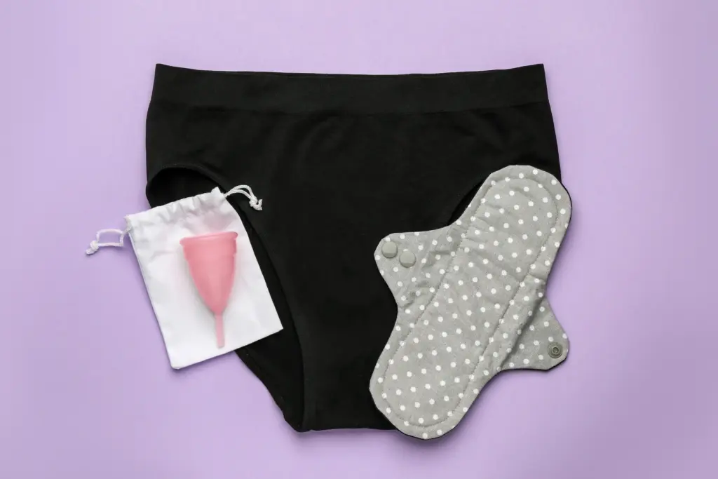 How to choose between tampons, cups, pads, and period panties 2 How to choose between tampons, cups, pads, and period panties