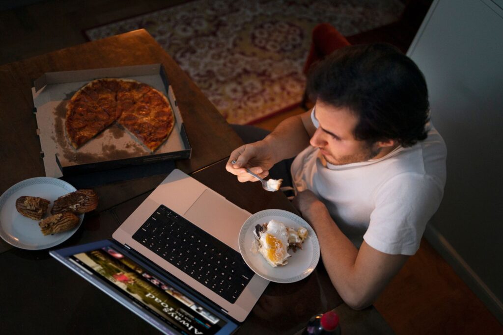 Can late-night snacks be healthy? Best and worst options 2 Can late-night snacks be healthy? Best and worst options