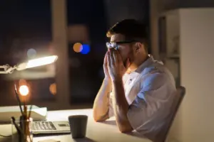 Social jetlag, insomnia cut workplace productivity, study finds