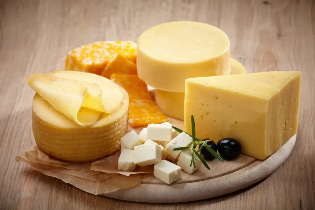 Study links full-fat cheese and cream to lower dementia risk