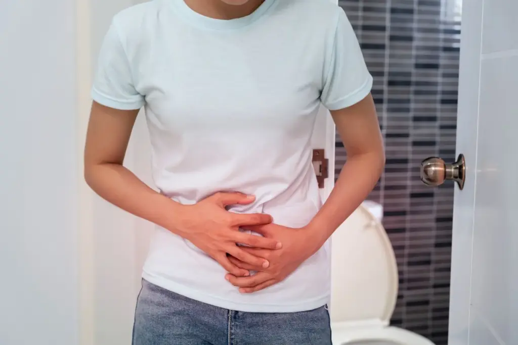 What’s causing lower belly pain when you pee? Common reasons explained 2 What’s causing lower belly pain when you pee Common reasons explained