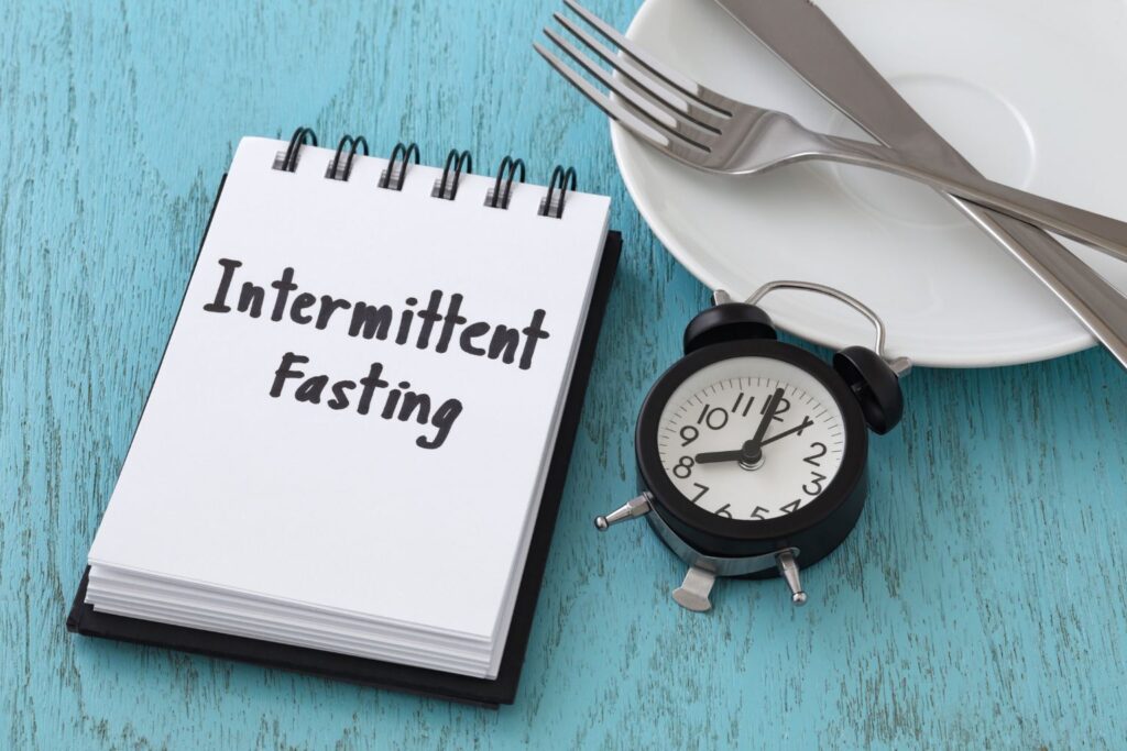 Intermittent fasting offers no clear weight-loss advantage, study shows