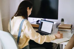 Study raises safety concerns as people turn to AI for symptom checks